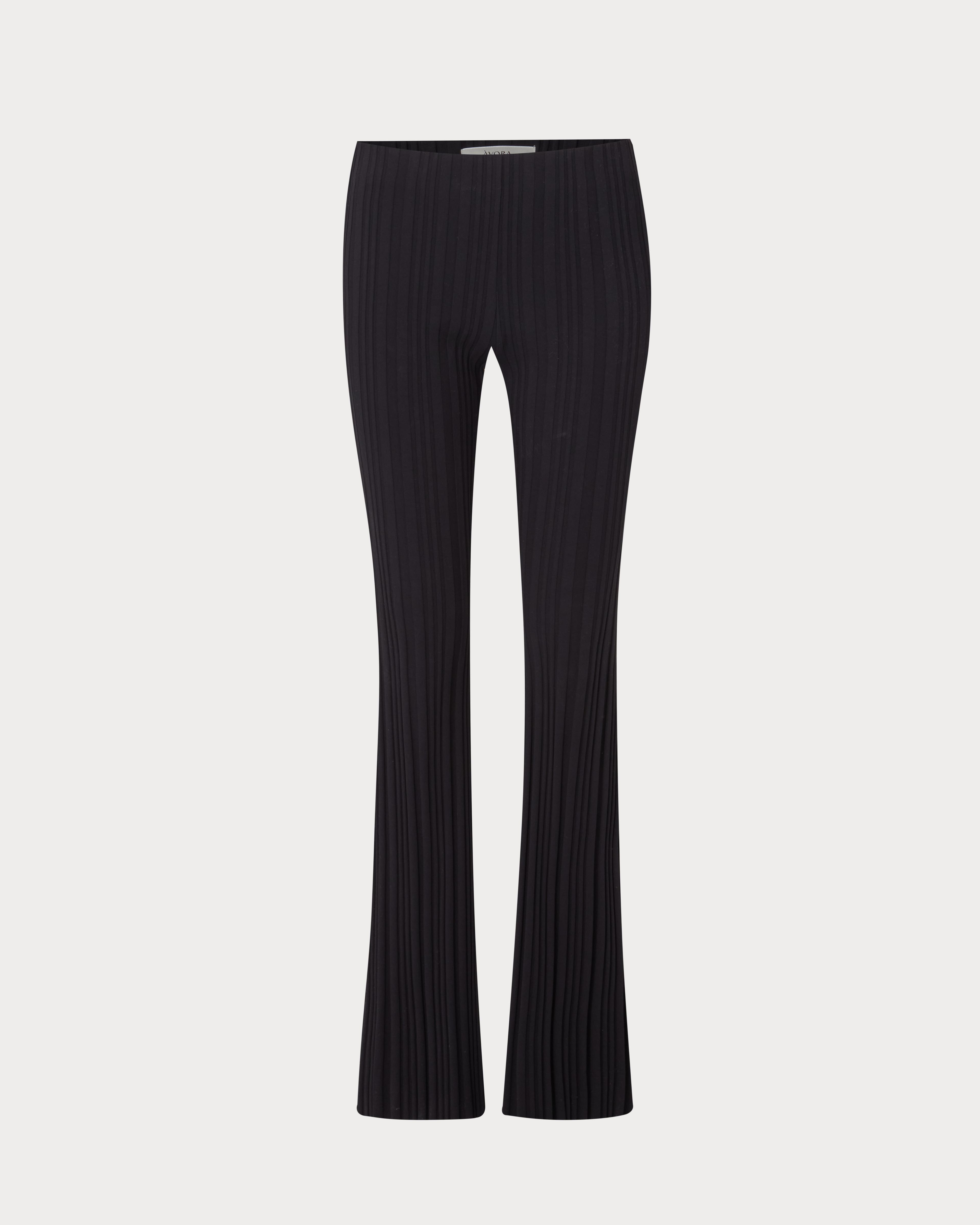 https://a.storyblok.com/f/199965/4000x5000/01d6471db5/bella-pants-black.jpg