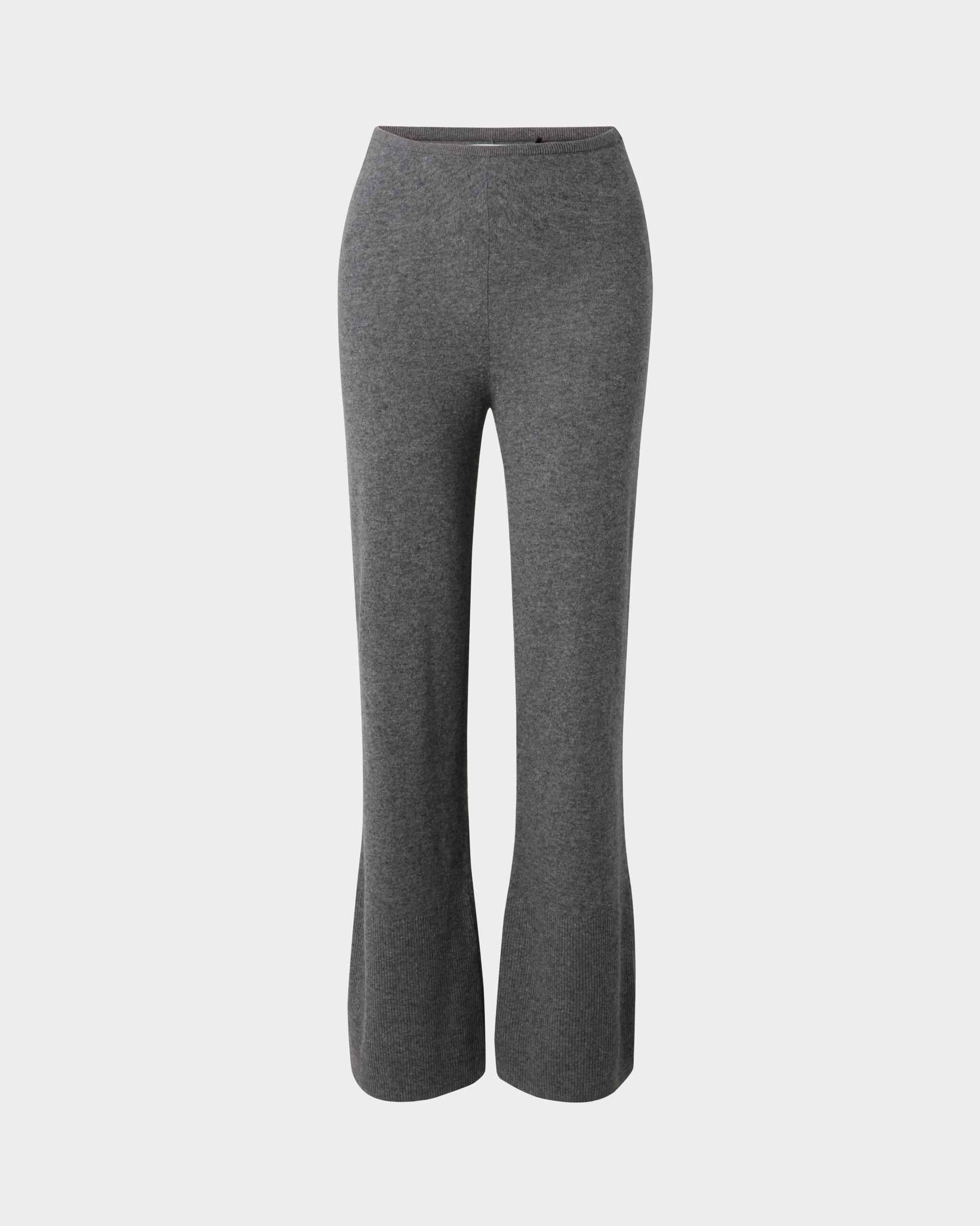 https://a.storyblok.com/f/199965/4000x5000/450af7a153/calma-pant-front.jpg